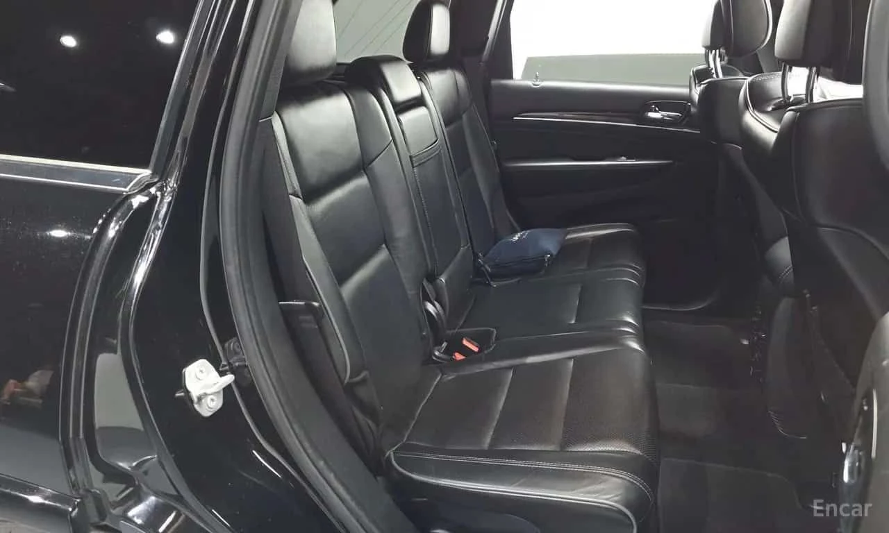 Jeep Cherokee 3.6 Overland * ФИНАНСИРАНЕ, снимка 11 - Автомобили и джипове - 55565777