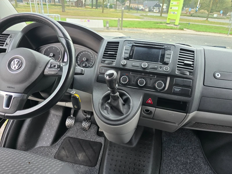VW Transporter  T5 2.0 TDI , снимка 6 - Бусове и автобуси - 52025592