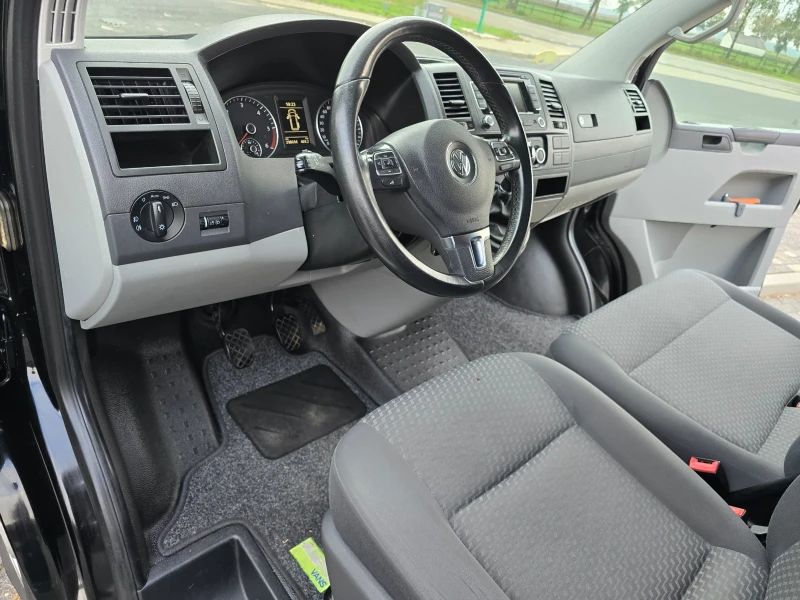 VW Transporter  T5 2.0 TDI , снимка 12 - Бусове и автобуси - 52025592