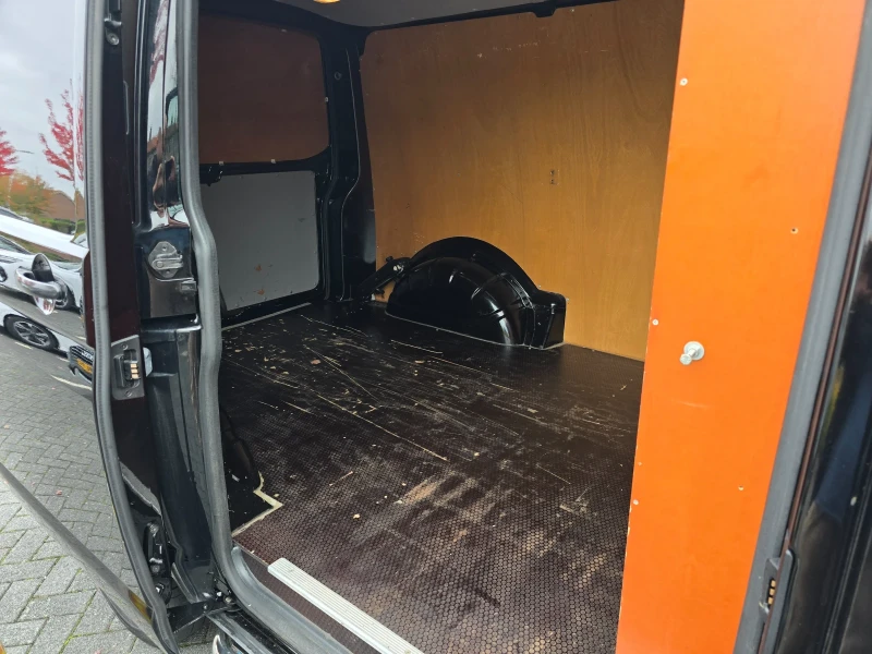 VW Transporter  T5 2.0 TDI , снимка 17 - Бусове и автобуси - 52025592