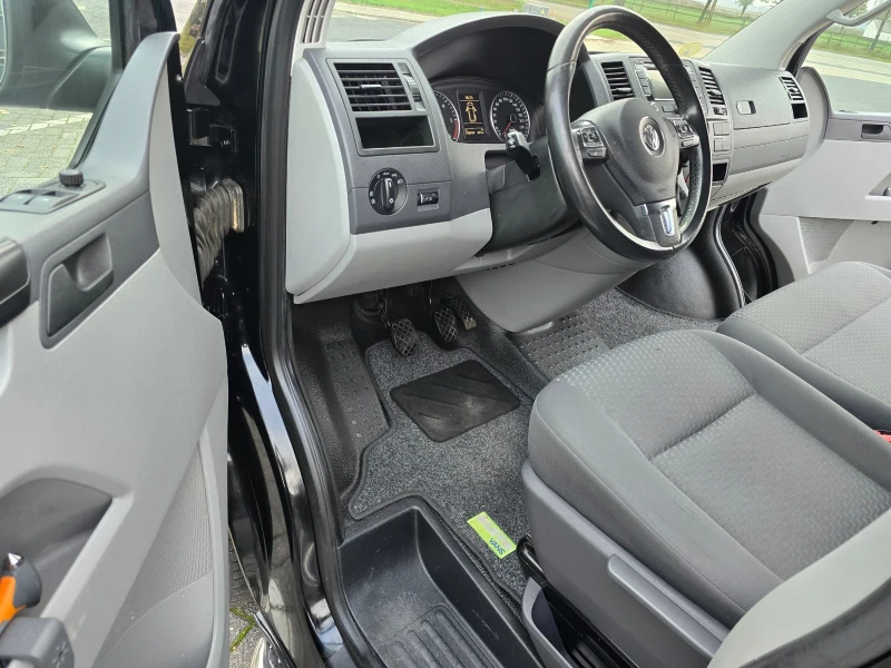 VW Transporter  T5 2.0 TDI , снимка 9 - Бусове и автобуси - 52025592