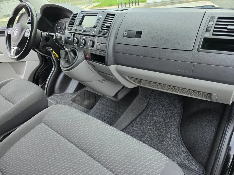 VW Transporter  T5 2.0 TDI , снимка 7 - Бусове и автобуси - 52025592