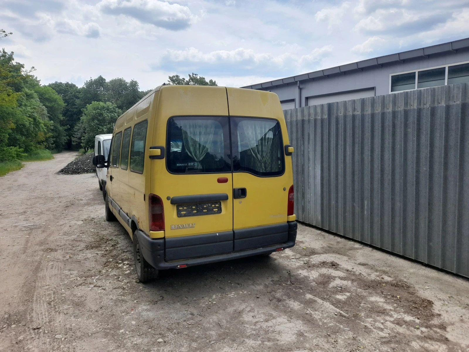 Renault Master 2.5 d - изображение 3