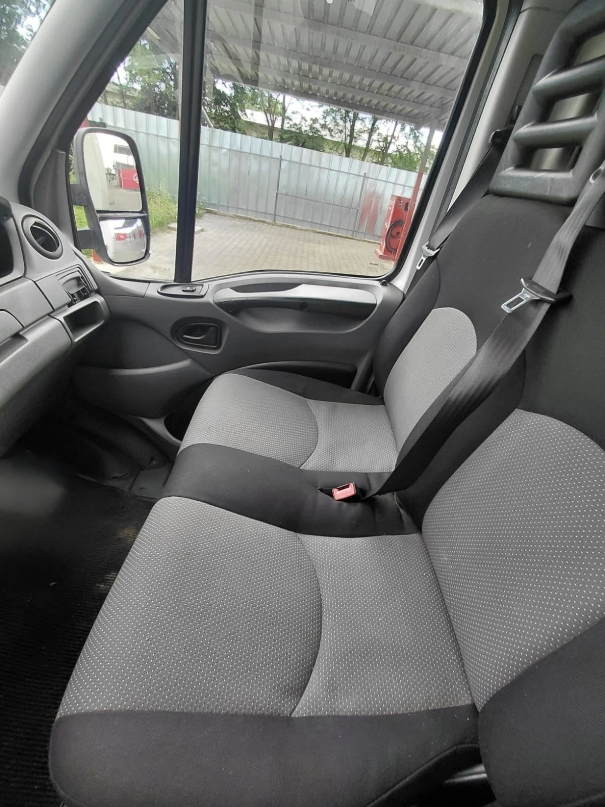 Iveco 35S18 * ХЛАДИЛЕН* * ПАДАЩ БОРД* * РЕГИСТРИРАН* , снимка 8 - Бусове и автобуси - 54928591