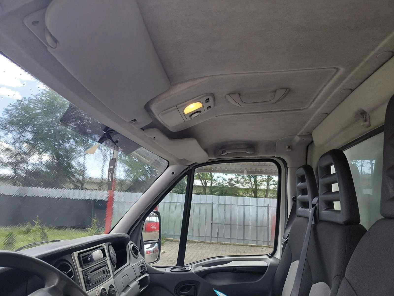 Iveco 35S18 * ХЛАДИЛЕН* * ПАДАЩ БОРД* * РЕГИСТРИРАН* , снимка 10 - Бусове и автобуси - 54928591