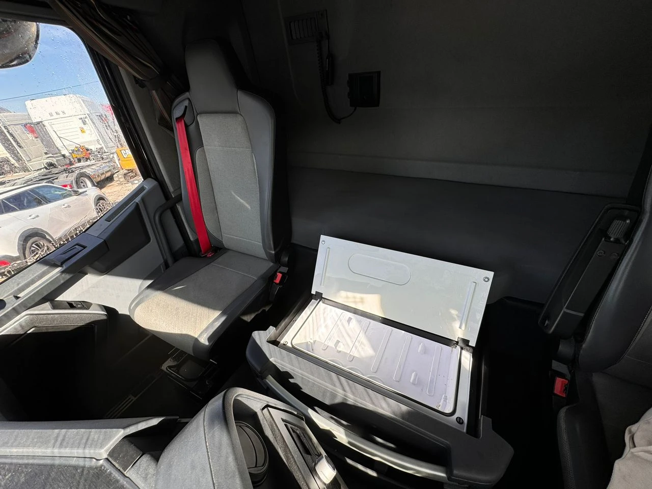 Renault T 480 - изображение 6