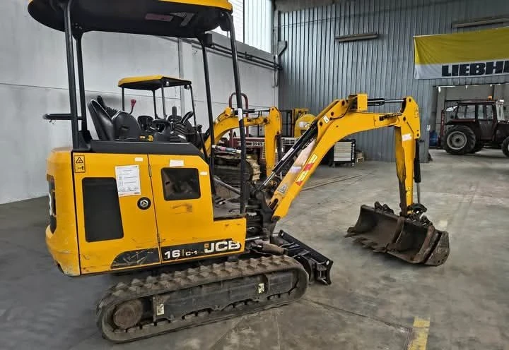 Багер JCB Mini, снимка 1 - Индустриална техника - 49531456