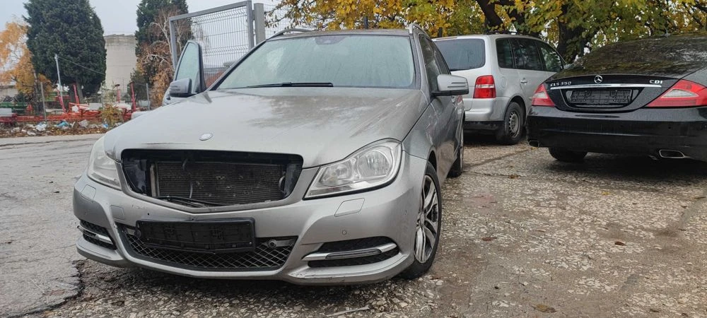 Mercedes W204 Комби на части C220 теглич Led стопове 160 000км om651