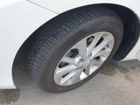 Toyota Auris, снимка 9