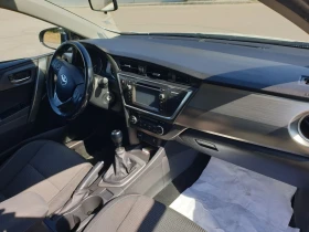 Toyota Auris, снимка 6