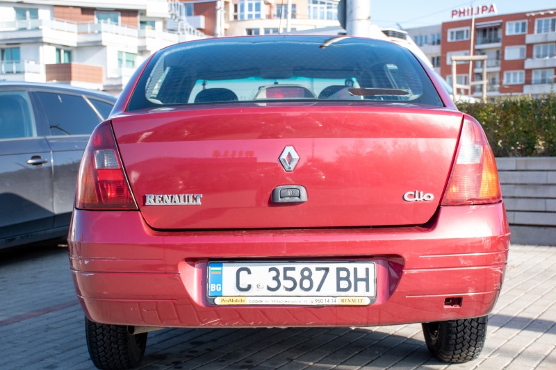 Renault Clio 1.4 BENZIN, снимка 9 - Автомобили и джипове - 46262072