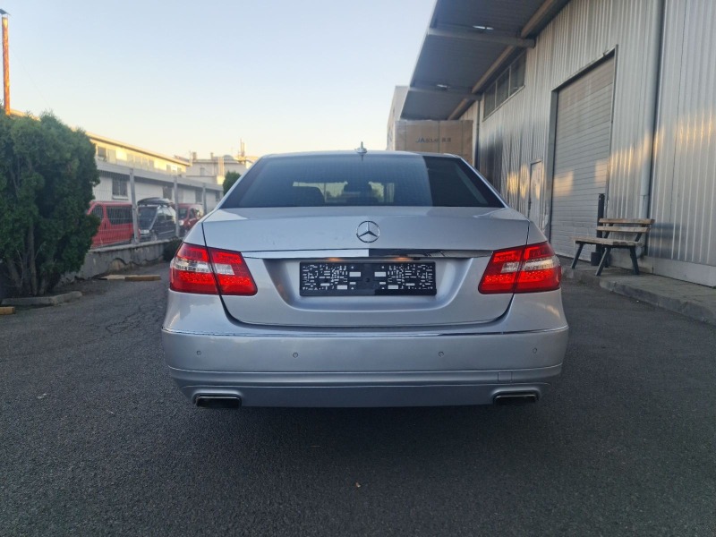 Mercedes-Benz E 500 4-MATIC, снимка 4 - Автомобили и джипове - 46772487