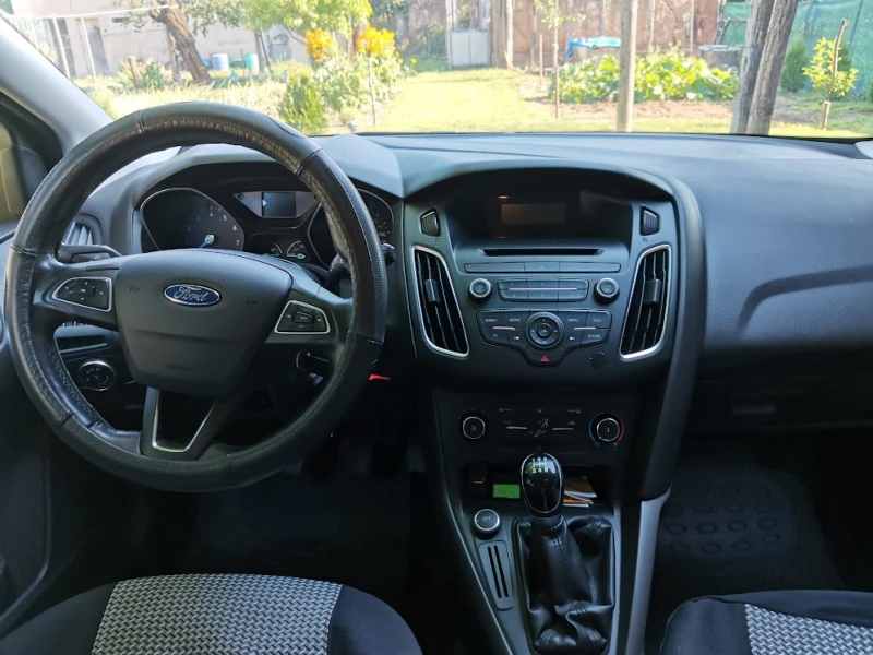 Ford Focus 1.6, снимка 12 - Автомобили и джипове - 49511625