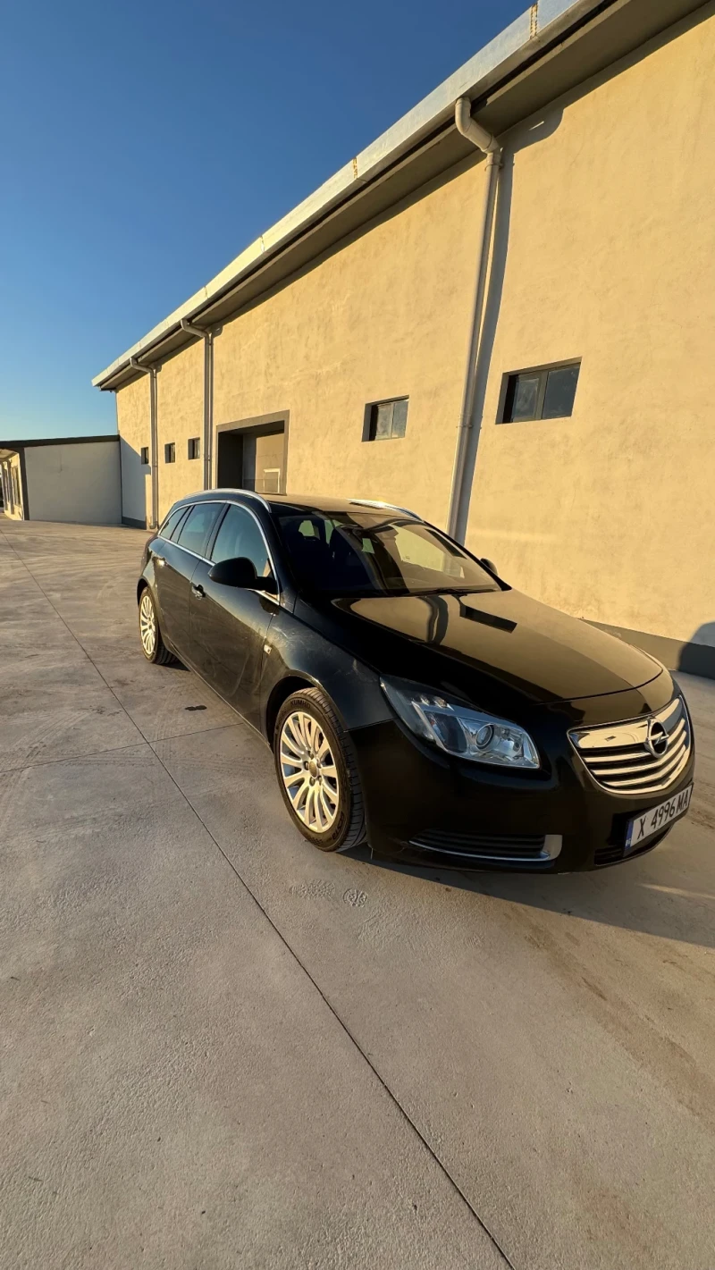 Opel Insignia, снимка 1 - Автомобили и джипове - 48759778