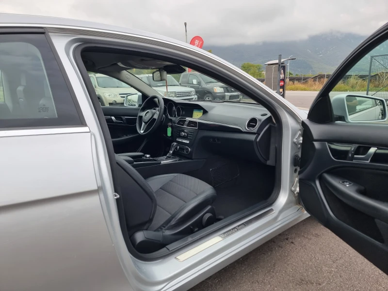 Mercedes-Benz C 220 2.2CDI, снимка 13 - Автомобили и джипове - 51831296