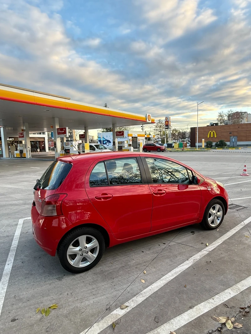 Toyota Yaris D-4D, снимка 11 - Автомобили и джипове - 53047413