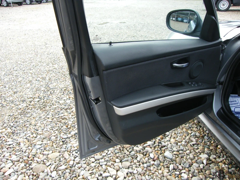 BMW 320 2.0 FACELIFT, снимка 7 - Автомобили и джипове - 53284306