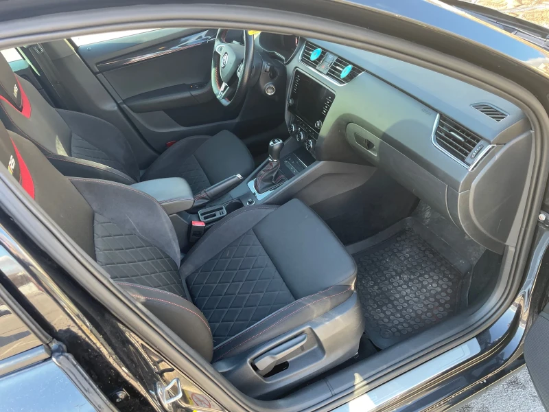 Skoda Octavia VRS / 4x4 / CANTON / KEYLESS / DiGITAL / PANORAMA, снимка 10 - Автомобили и джипове - 53294133