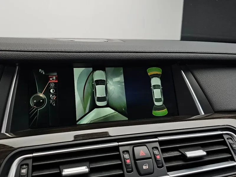 BMW 730, снимка 15 - Автомобили и джипове - 54600934
