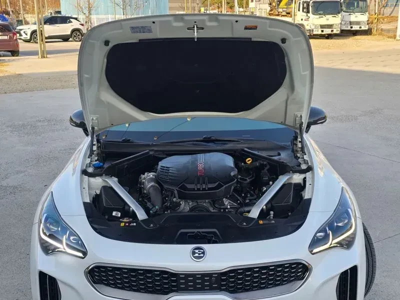 Kia Stinger 3.3 TURBO GT* 4X4* HEAD UP* 360* ���������* ������ | Mobile.bg � ����������� 5