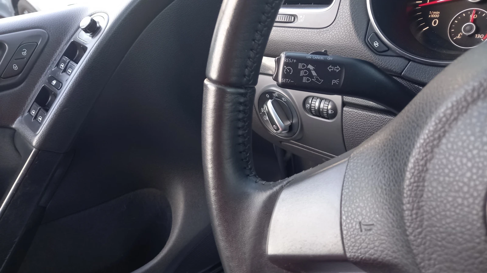 VW Golf ГАЗ ФАБРИЧНО 1.6i ИЗКЛЮЧИТЕЛЕН СЕРВИЗ КНИЖК УНИКАТ | Mobile.bg — изображение 15