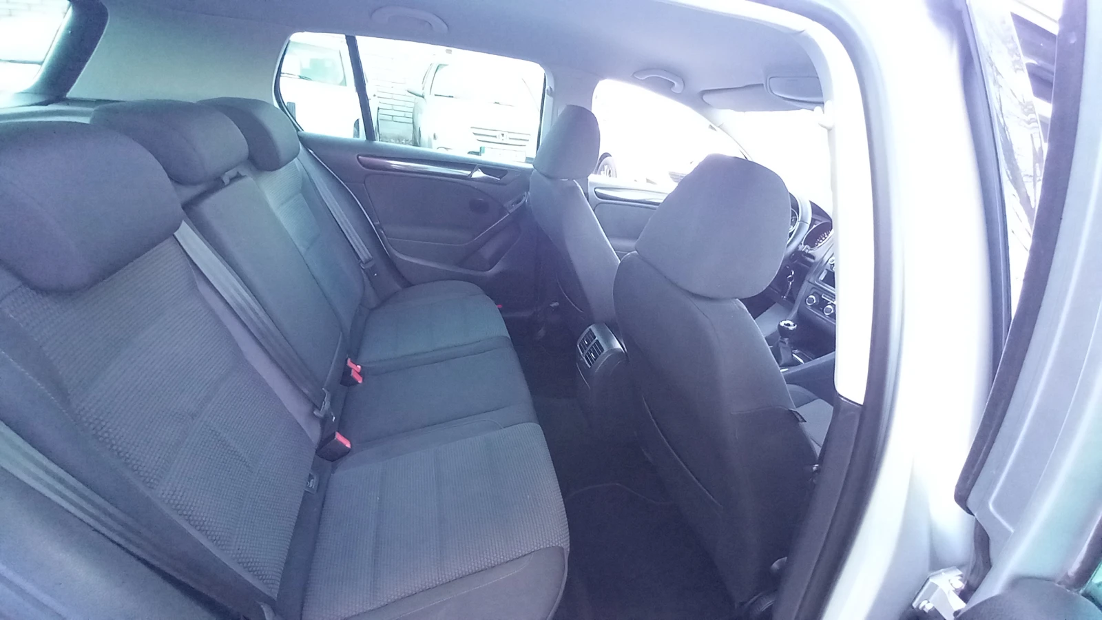 VW Golf ГАЗ ФАБРИЧНО 1.6i ИЗКЛЮЧИТЕЛЕН СЕРВИЗ КНИЖК УНИКАТ | Mobile.bg — изображение 16