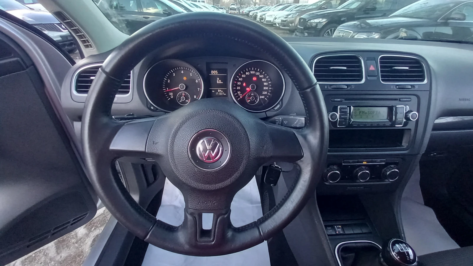 VW Golf ГАЗ ФАБРИЧНО 1.6i ИЗКЛЮЧИТЕЛЕН СЕРВИЗ КНИЖК УНИКАТ | Mobile.bg — изображение 11