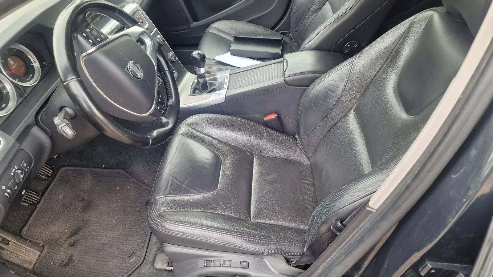 Volvo V60 1.6D  - изображение 8