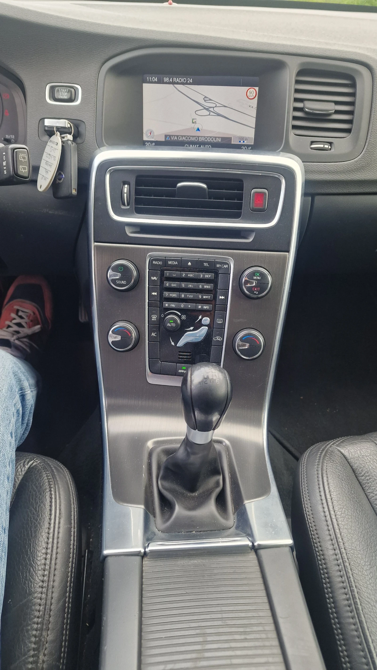Volvo V60 1.6D  - изображение 9