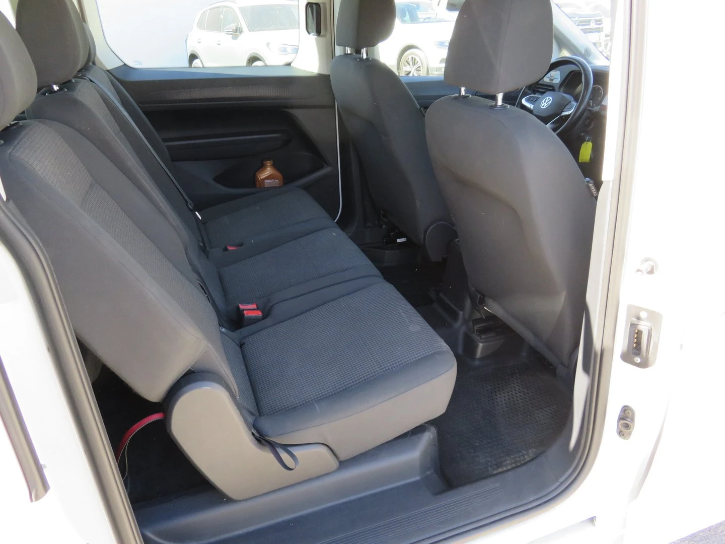 VW Caddy Maxi TDI 7 места - изображение 7