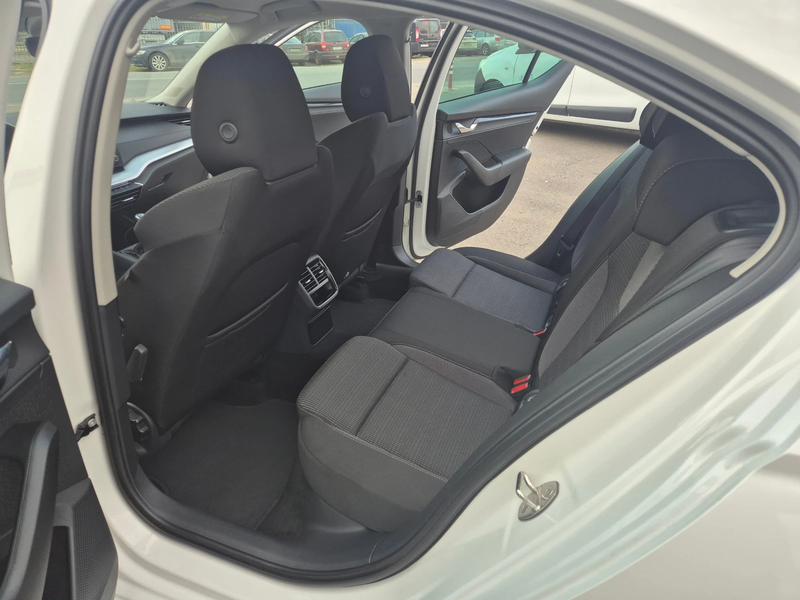 Skoda Octavia 2.0-�/�-150�� | Mobile.bg � ����������� 12