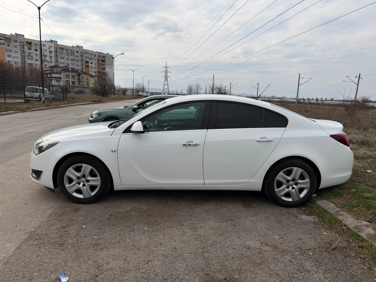 Opel Insignia Седан, снимка 2 - Автомобили и джипове - 53706945