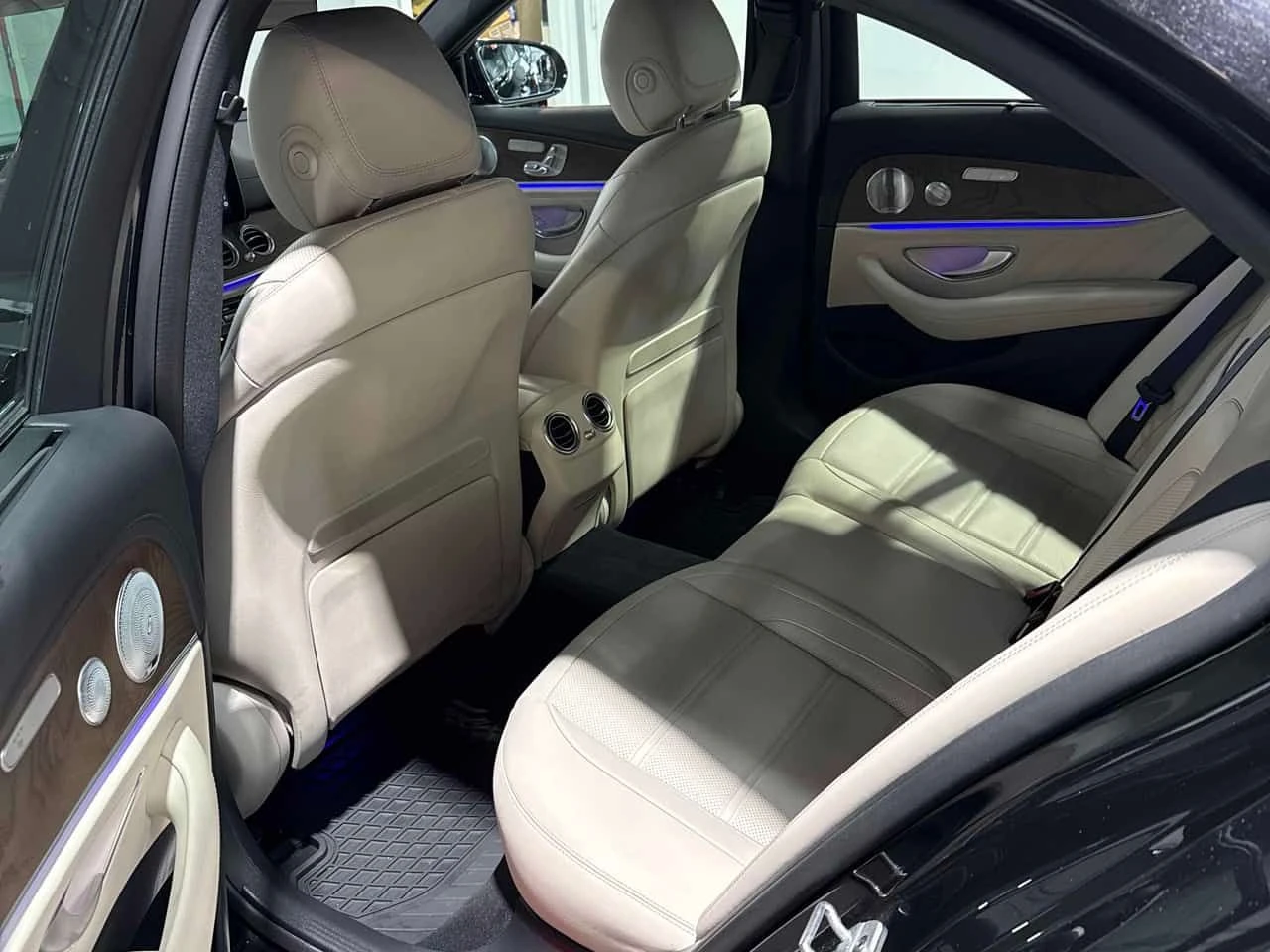 Mercedes-Benz E 53 AMG CARFAX, снимка 10 - Автомобили и джипове - 53846164