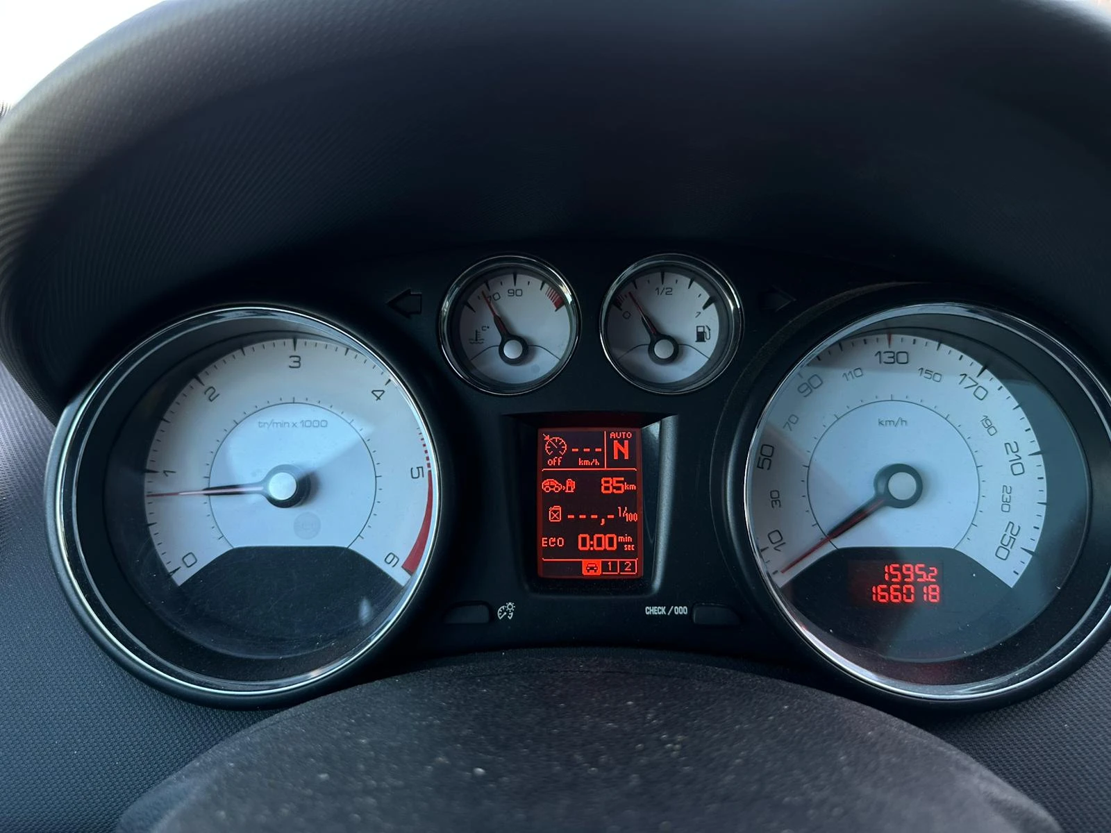 Peugeot 308 / 1.6HDI / EURO 5 /, снимка 15 - Автомобили и джипове - 53903051