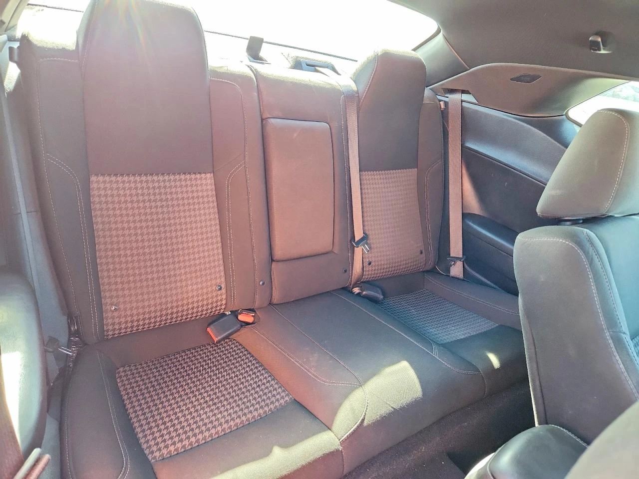 Dodge Challenger SXT, снимка 10 - Автомобили и джипове - 53988304