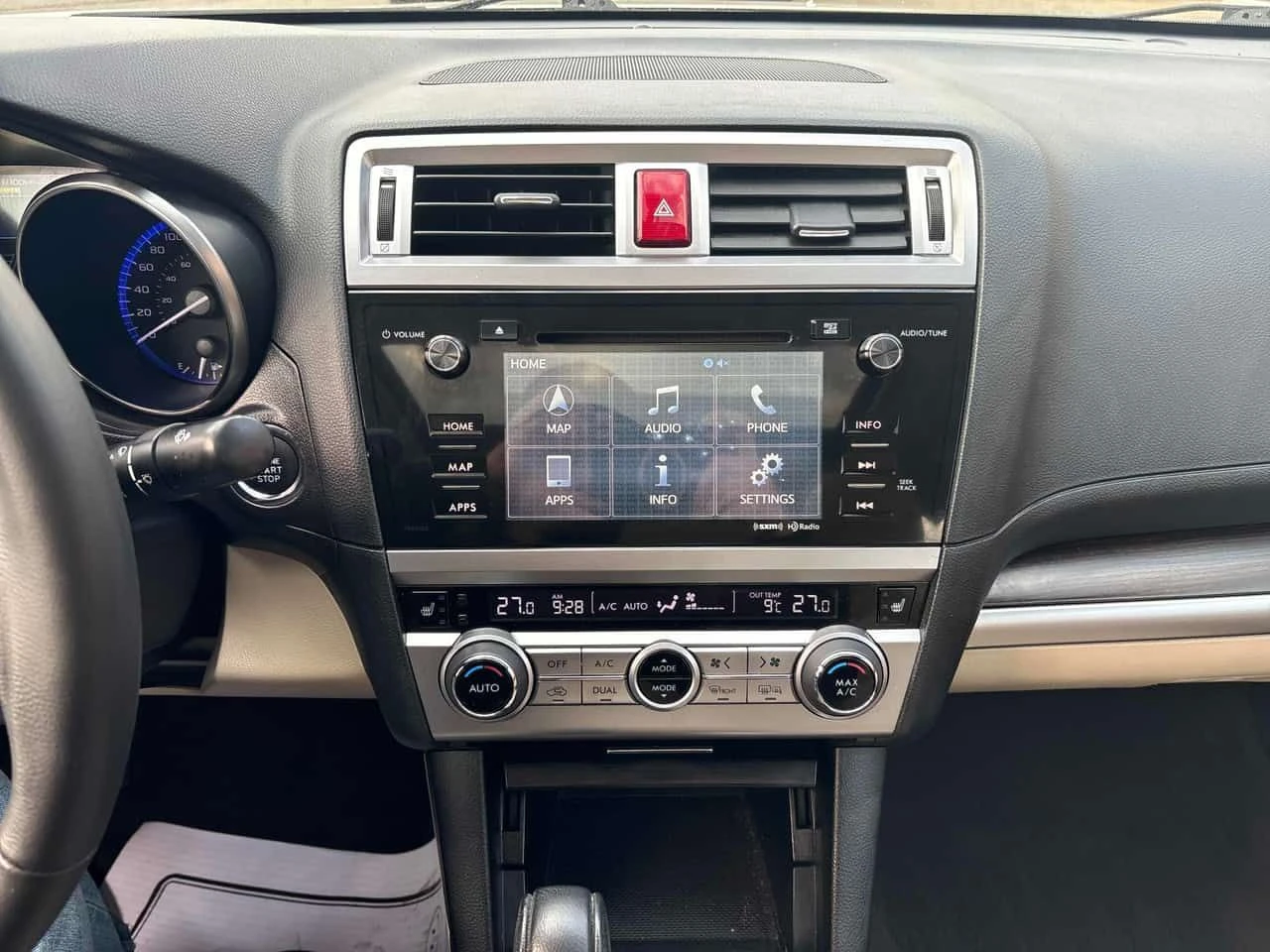 Subaru Legacy * 4dr Sdn CVT 2.5i w/Limited & Tech Pkg* 2 КЛЮЧА* , снимка 9 - Автомобили и джипове - 54159657