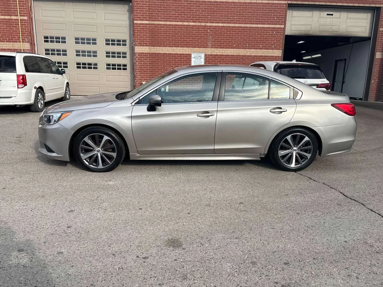 Subaru Legacy * 4dr Sdn CVT 2.5i w/Limited & Tech Pkg* 2 КЛЮЧА* , снимка 2 - Автомобили и джипове - 54159657