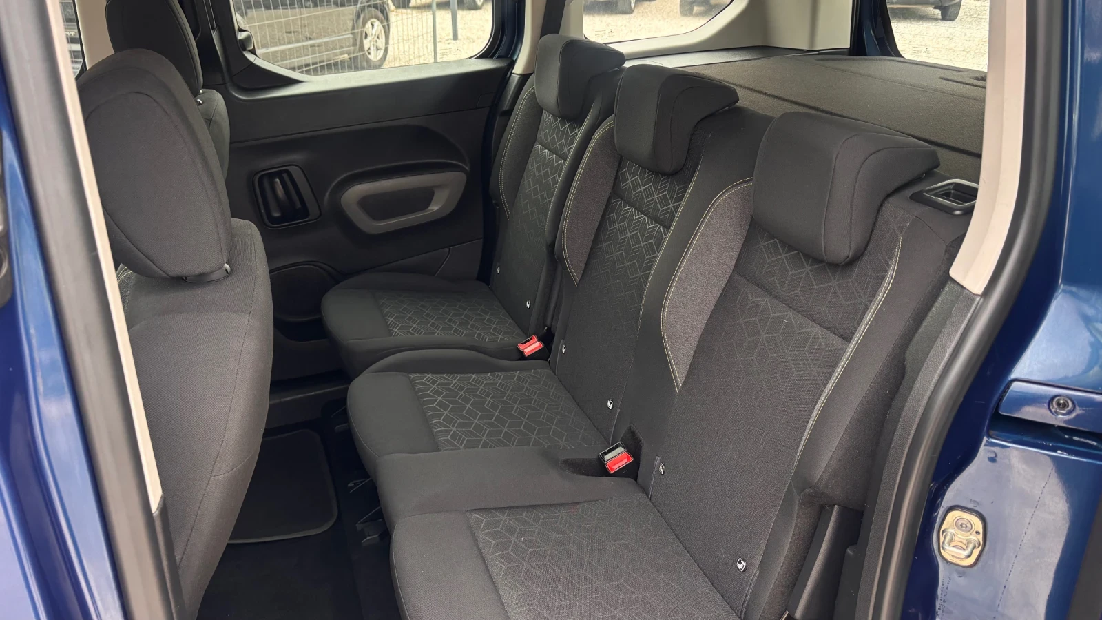 Peugeot Rifter Нов внос от Германия, снимка 8 - Автомобили и джипове - 54208745