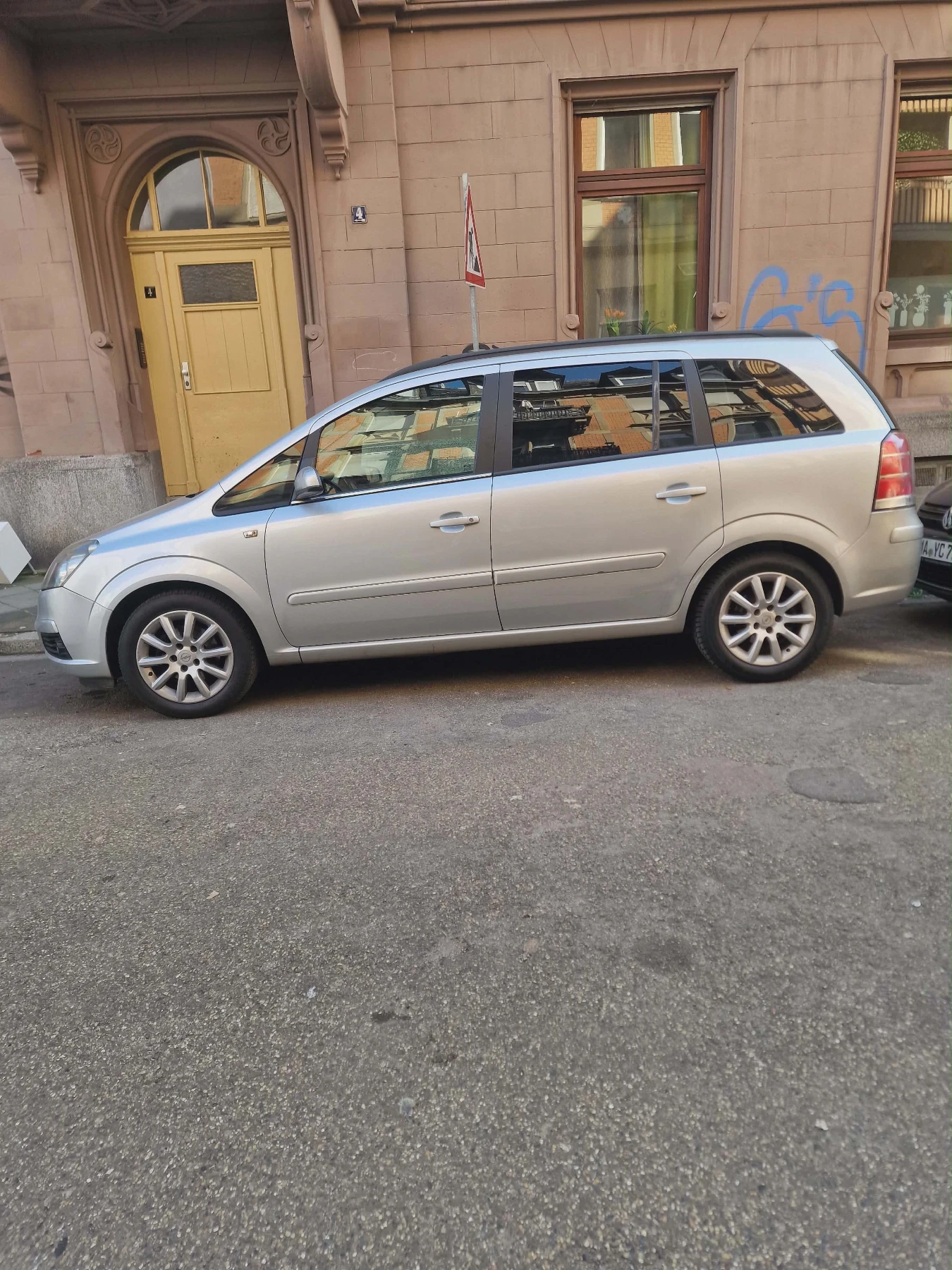 Opel Zafira, снимка 3 - Автомобили и джипове - 54335785