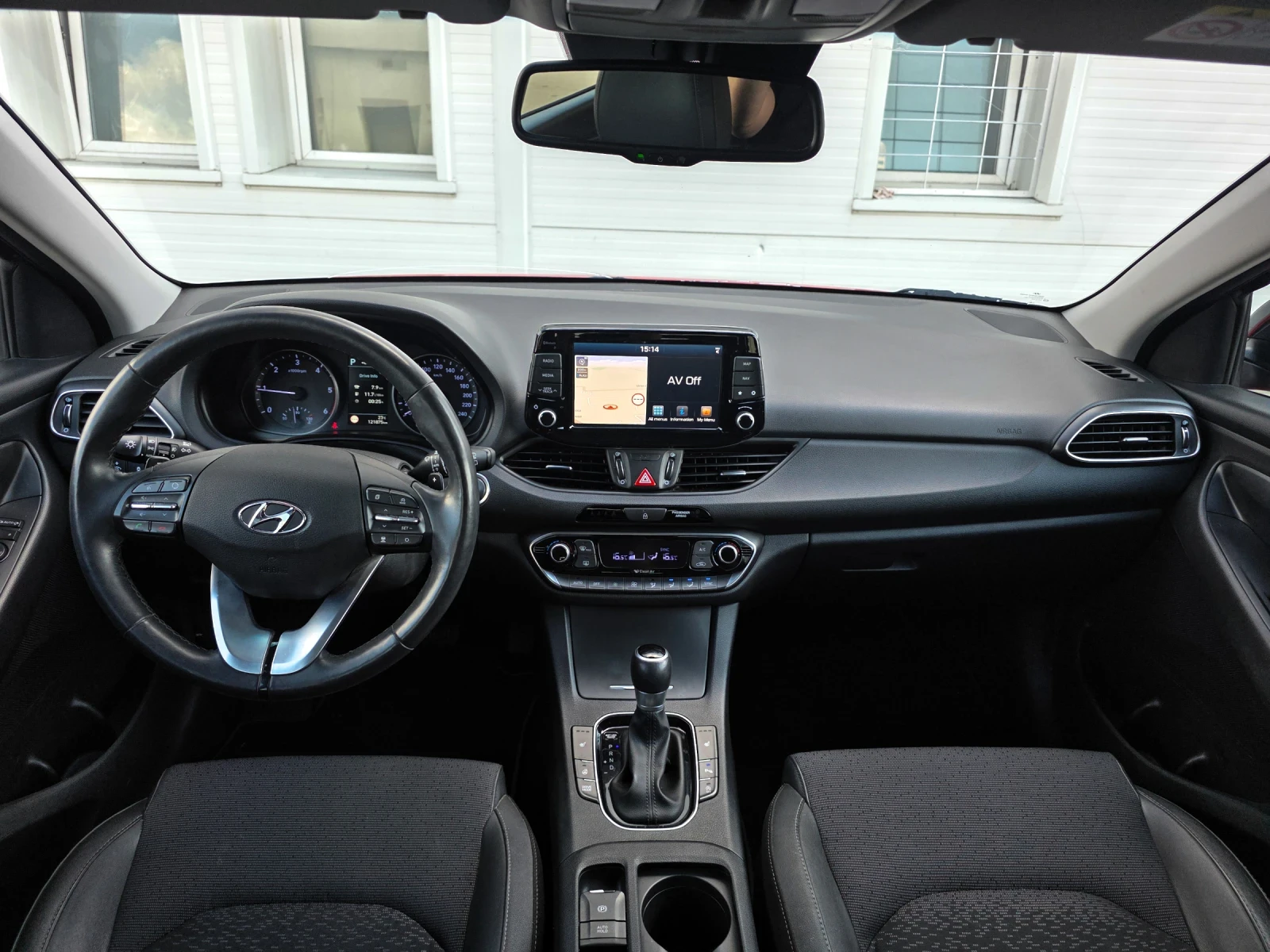 Hyundai I30 1.6 CRDI * FULL* * PANORAMA* , снимка 13 - Автомобили и джипове - 54345584