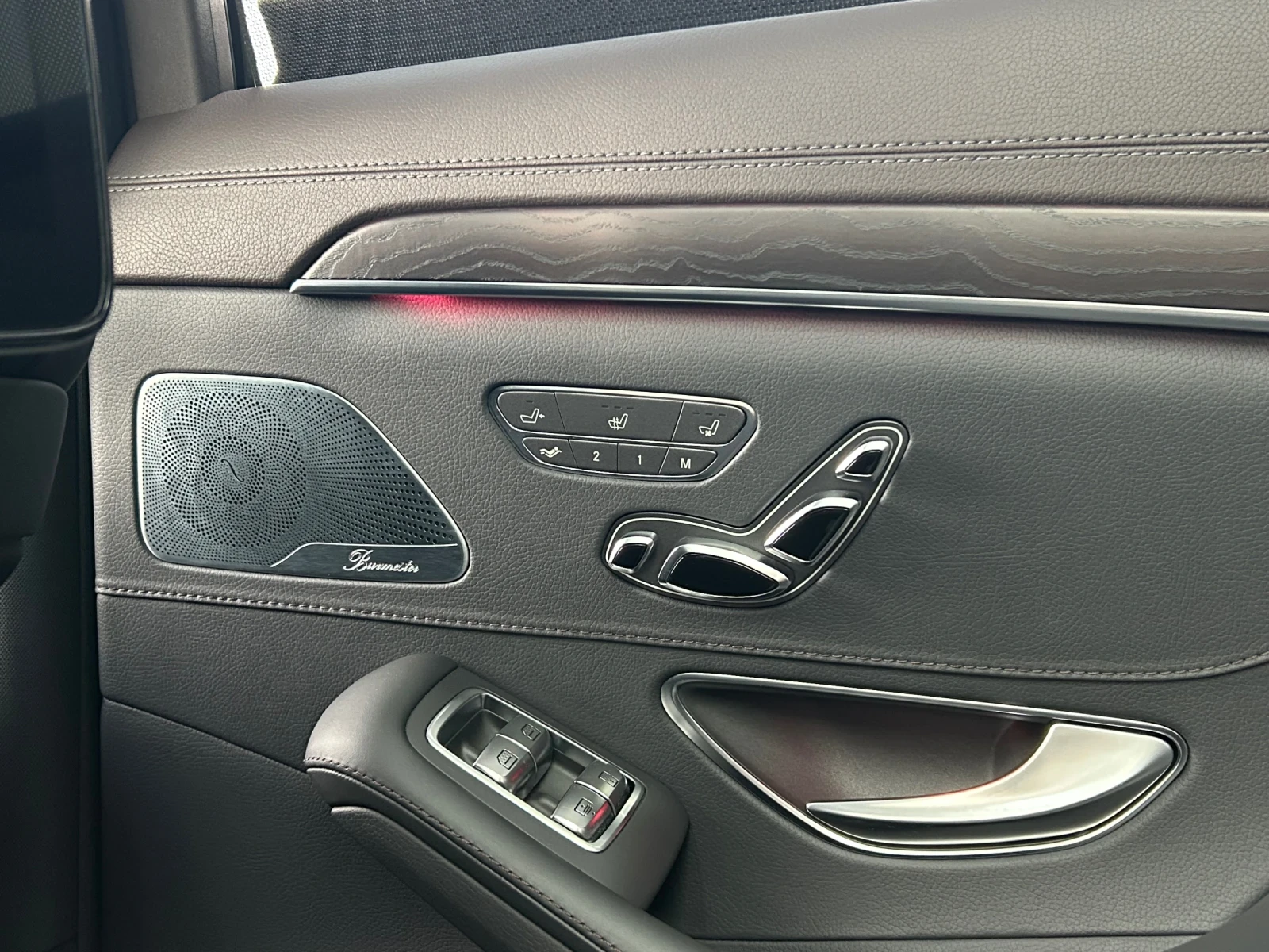 Mercedes-Benz S 560 * 4Matic* Long* AMG* , снимка 11 - Автомобили и джипове - 54359065