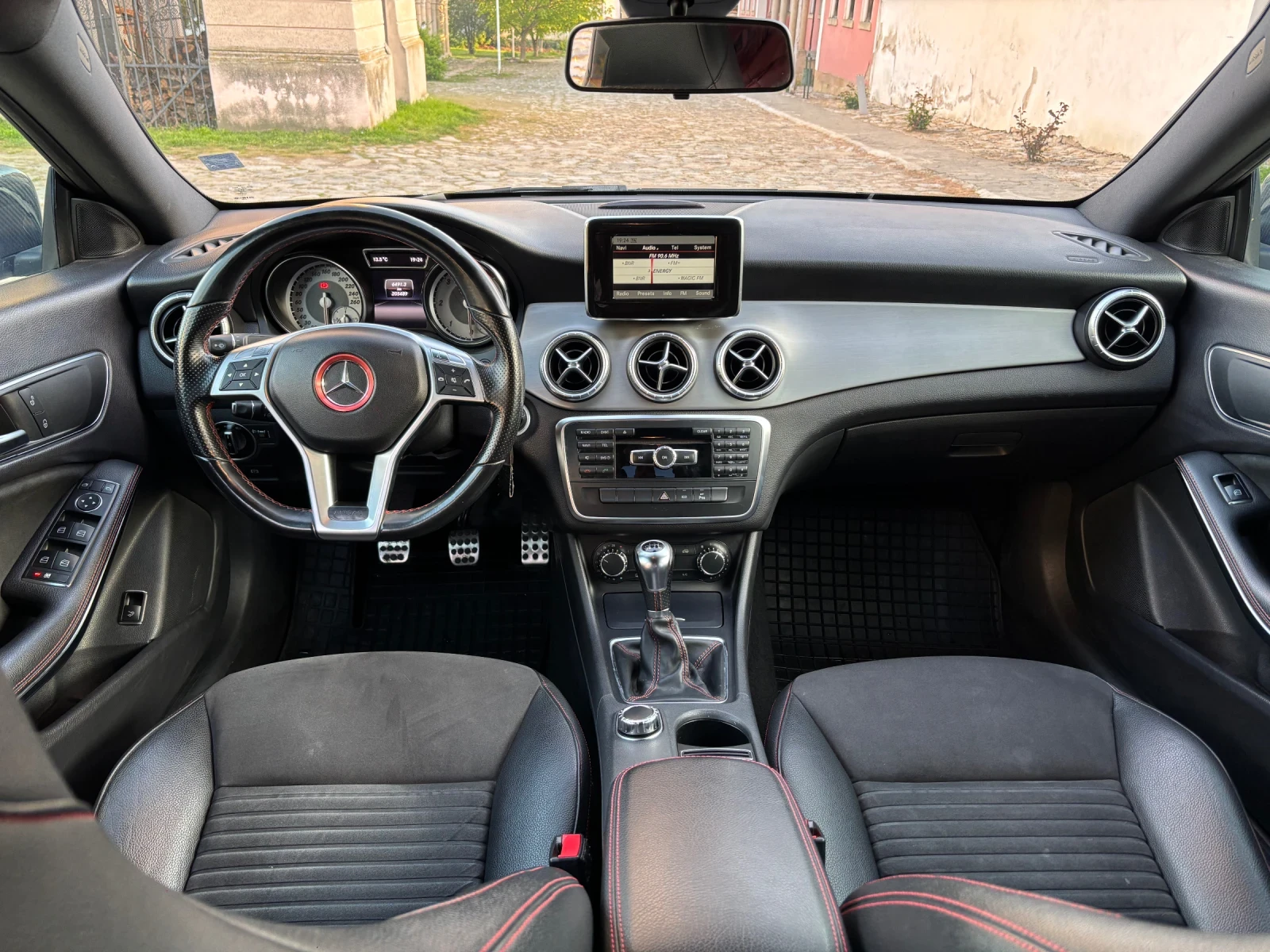 Mercedes-Benz CLA 200 CLA 200 CDI AMG, снимка 10 - Автомобили и джипове - 54387926