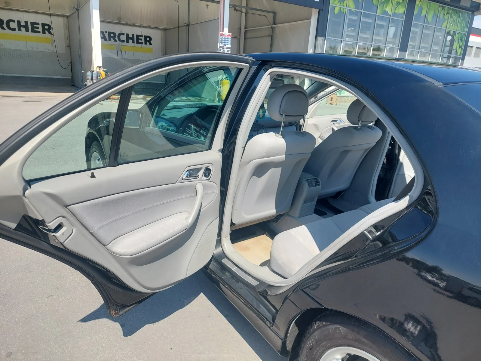 Mercedes-Benz C 180, снимка 13 - Автомобили и джипове - 54492464