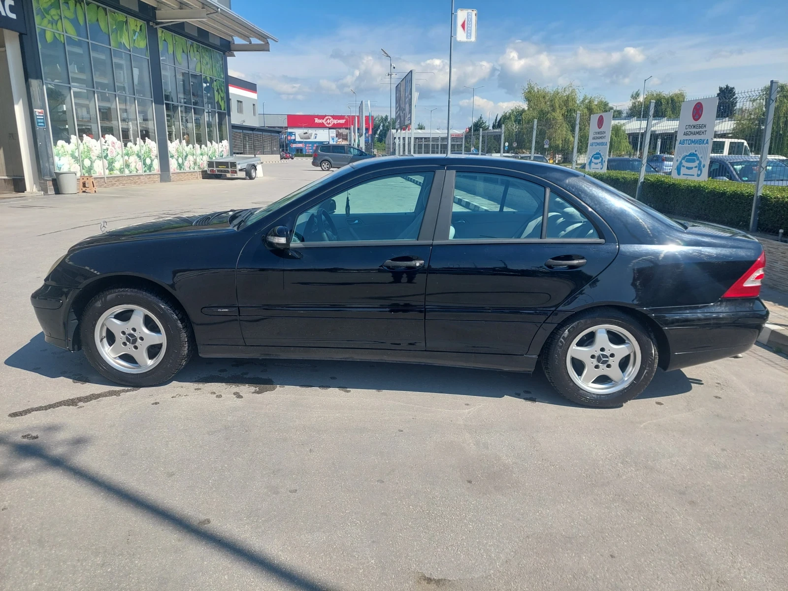 Mercedes-Benz C 180, снимка 2 - Автомобили и джипове - 54492464