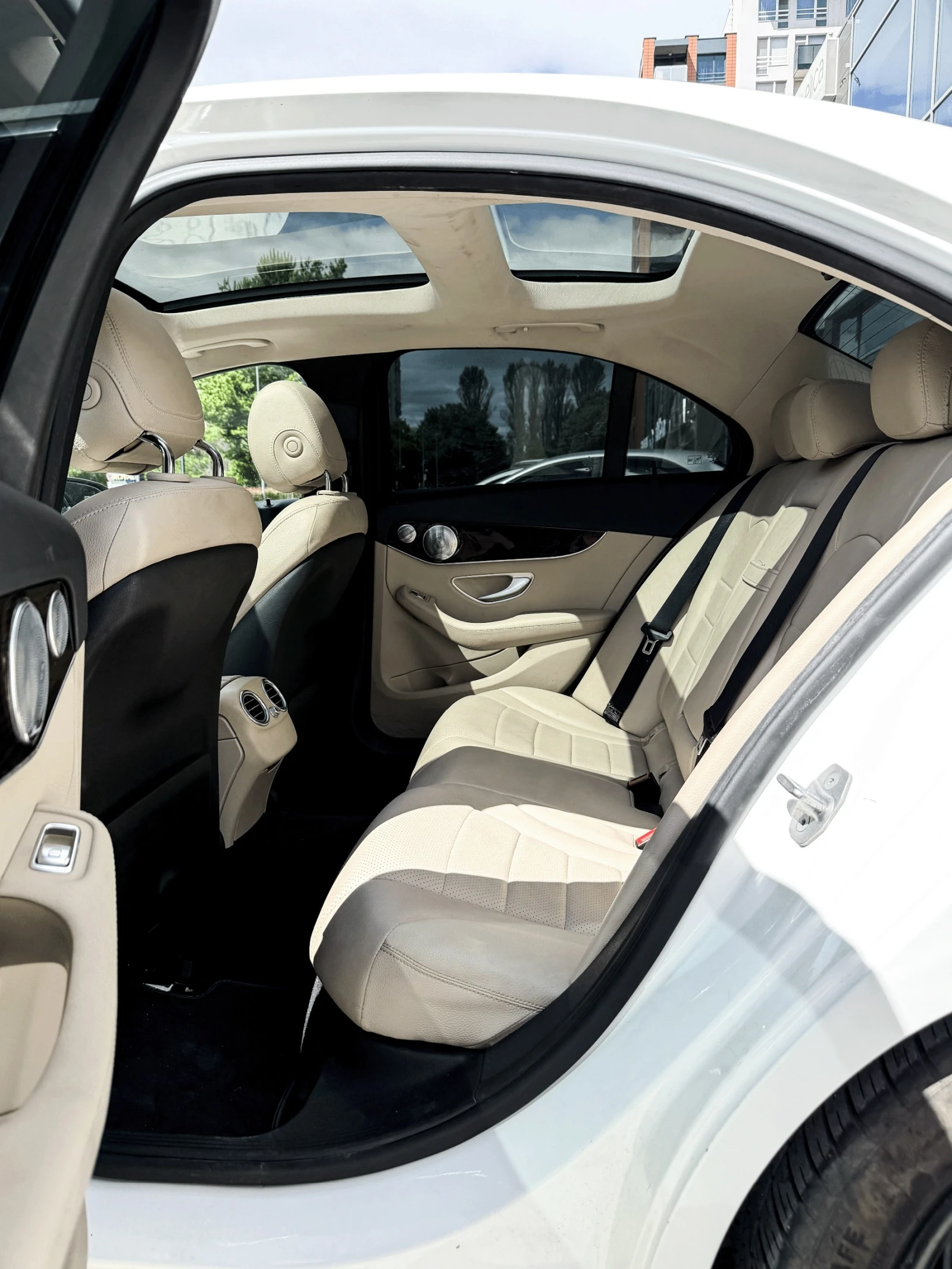 Mercedes-Benz C 300 Burmester, Подгрев, Панорама, снимка 9 - Автомобили и джипове - 54642225