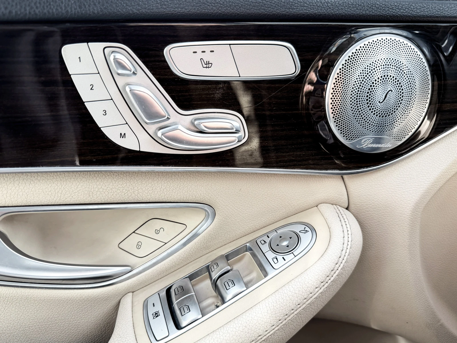 Mercedes-Benz C 300 Burmester, Подгрев, Панорама, снимка 10 - Автомобили и джипове - 54642225