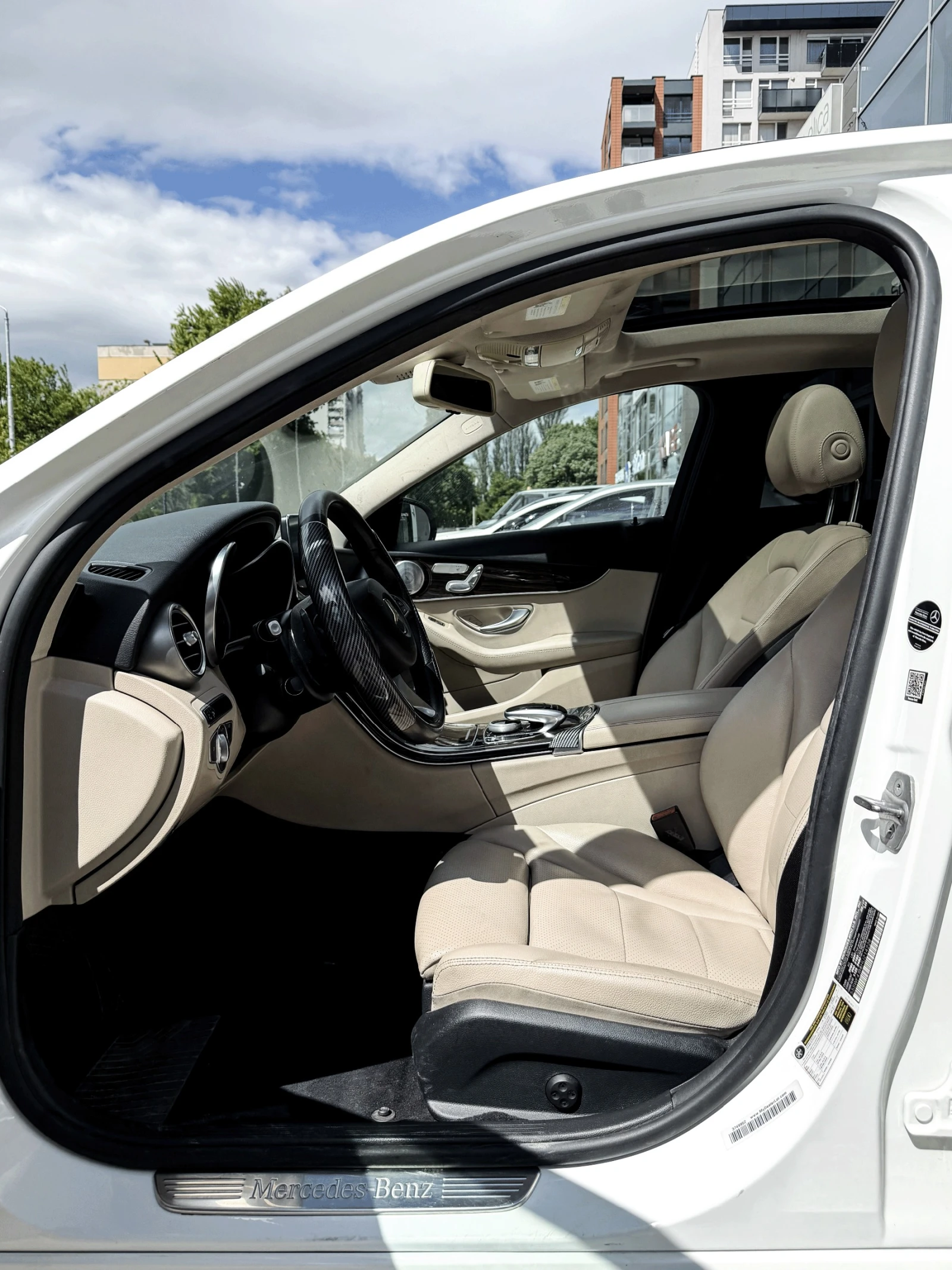 Mercedes-Benz C 300 Burmester, Подгрев, Панорама, снимка 8 - Автомобили и джипове - 54642225