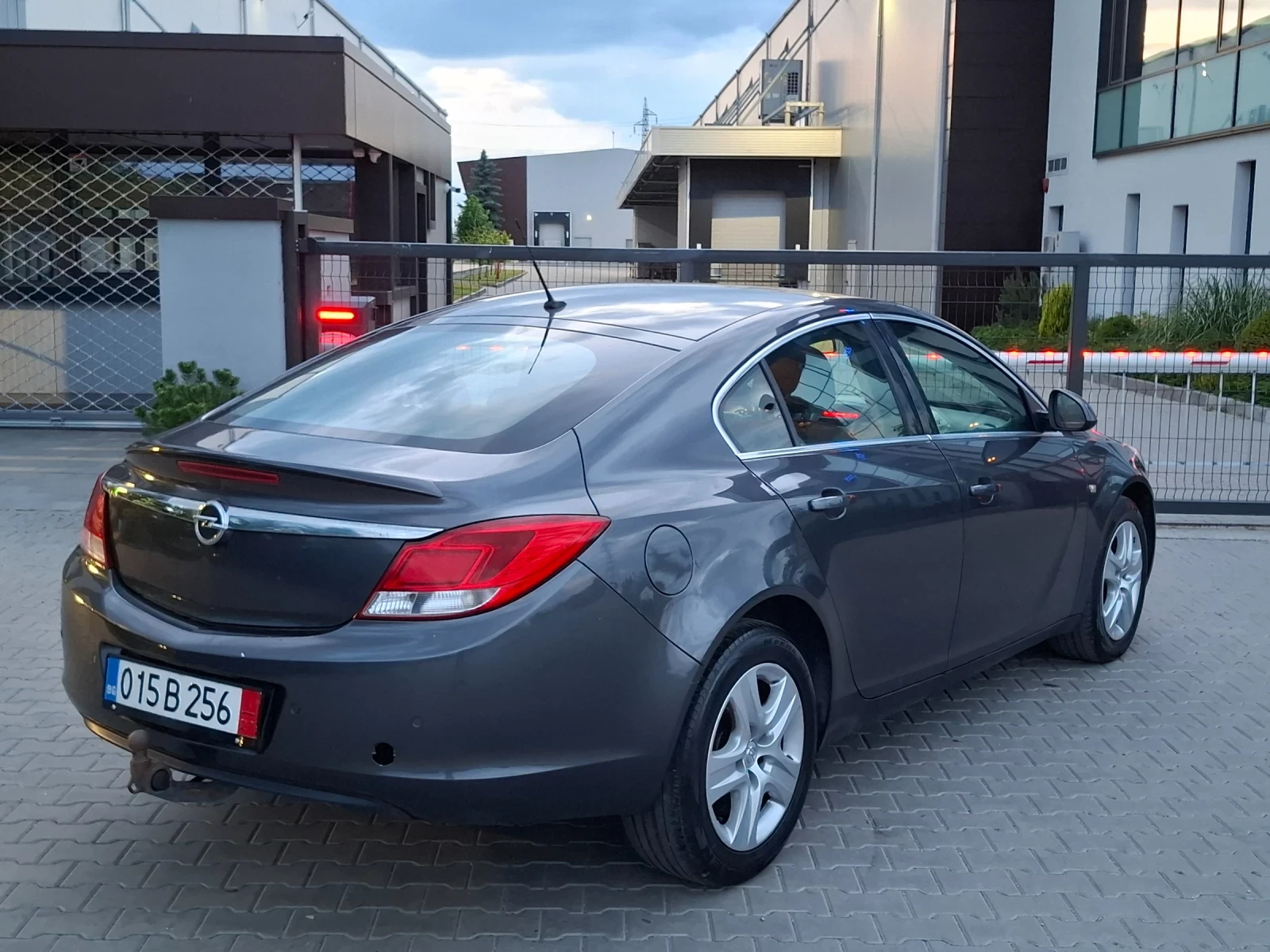 Opel Insignia 1.6i* (115��)* * ��� ����* *  | Mobile.bg � ����������� 11