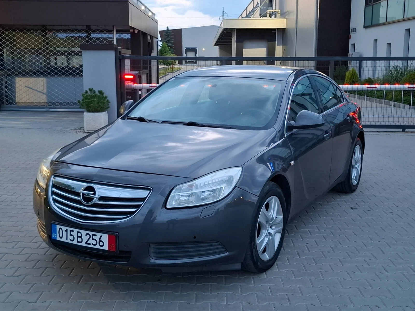 Opel Insignia 1.6i* (115��)* * ��� ����* *  | Mobile.bg � ����������� 2
