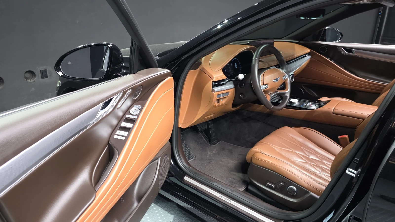 Genesis G80 2.5T 4WD | PANO | HUD | 360 CAM | KEYLESS | ОБДУХВ, снимка 14 - Автомобили и джипове - 55190591
